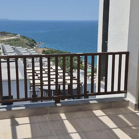 فيلة Helis Bodrum *